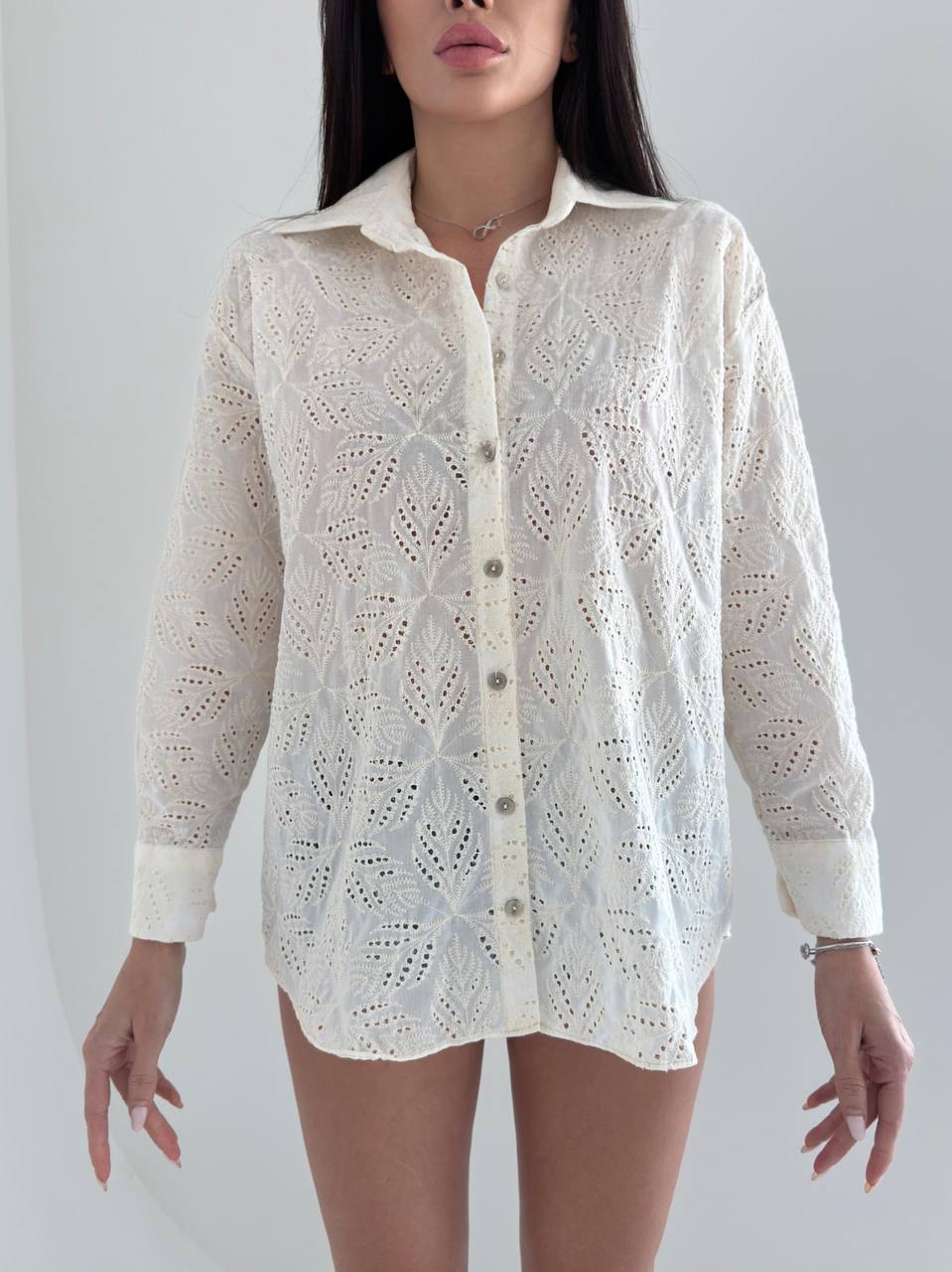 Chemise blanche avec broderie