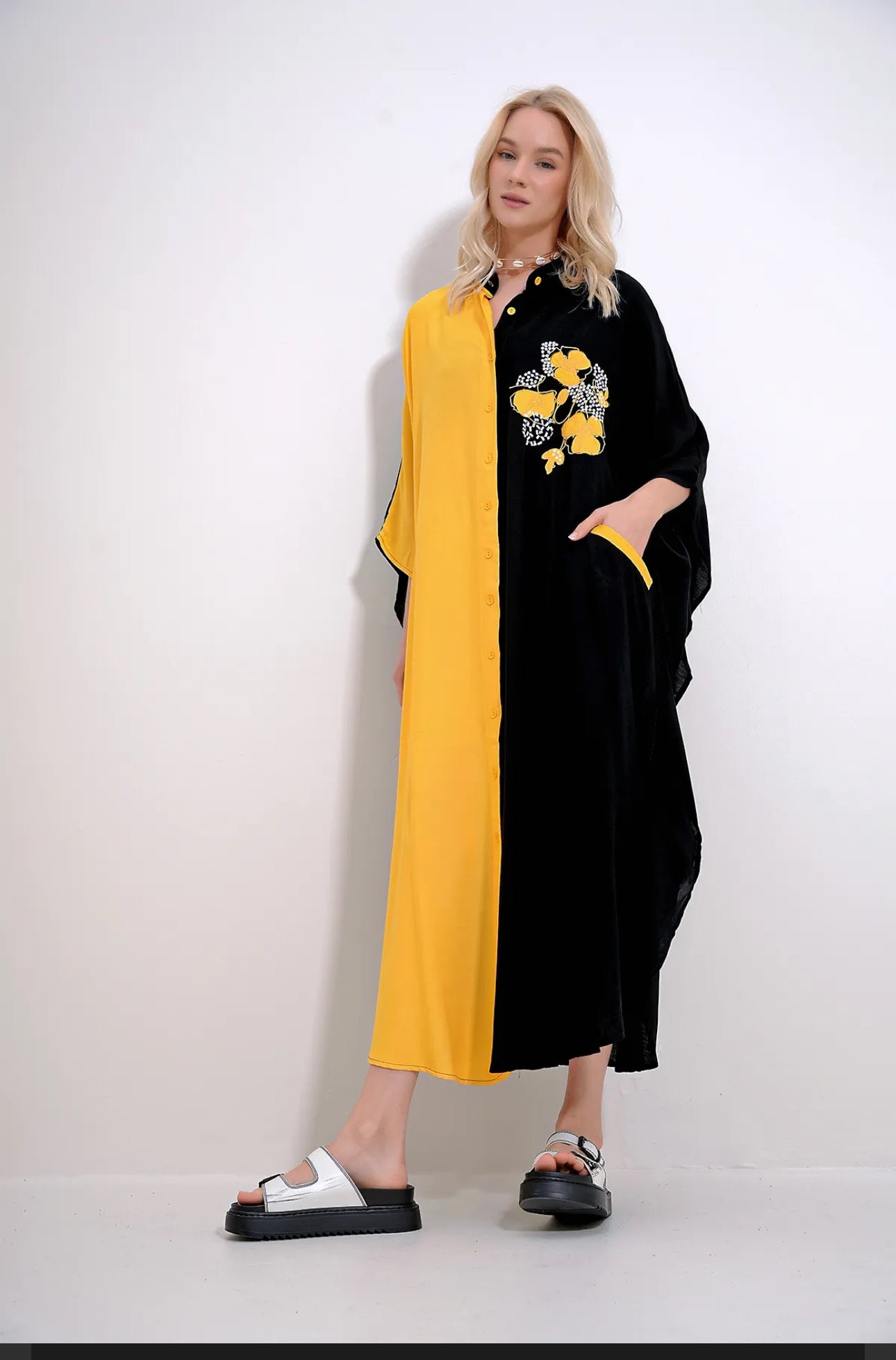 Robe Mandala Noire Jaune