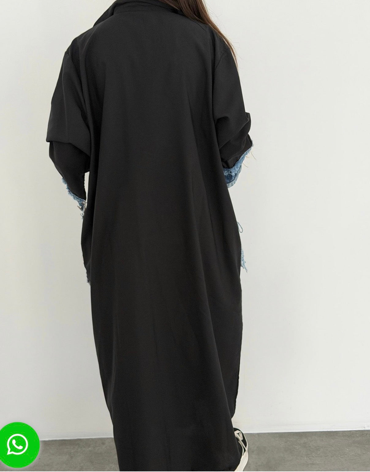 Robe chemise noire à empiècement denim