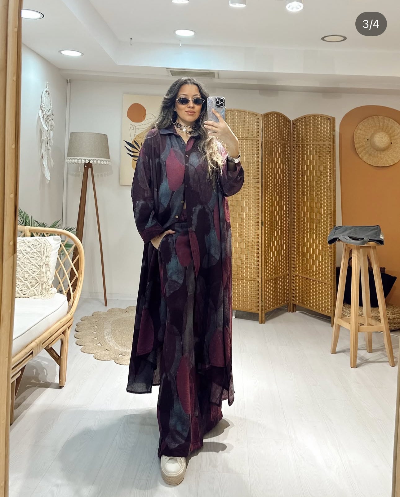 Ensemble “Éclipse Pourpre” – chemise longue et pantalon fluide imprimé