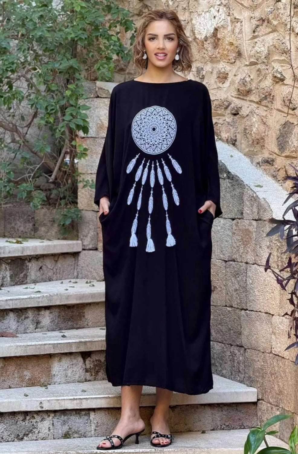 Robe Mandala Noire Élégance