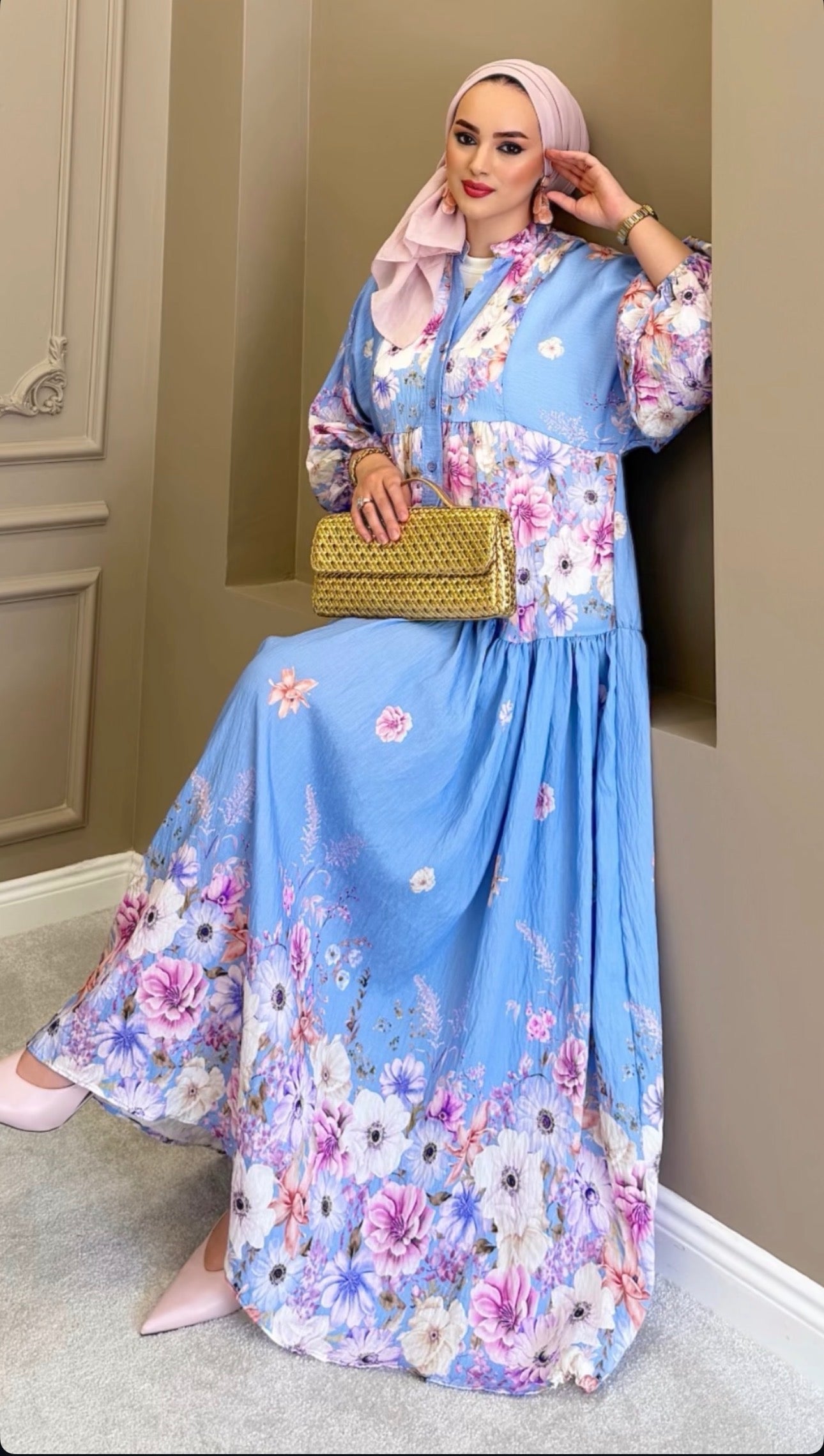 Robe longue à imprimé floral champêtre — bleu ciel