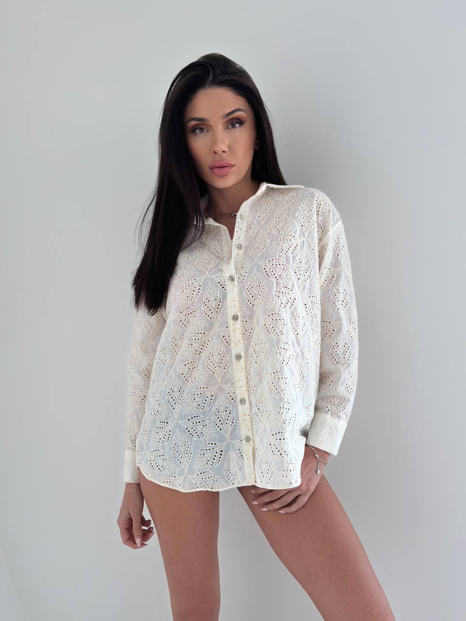 Chemise blanche avec broderie