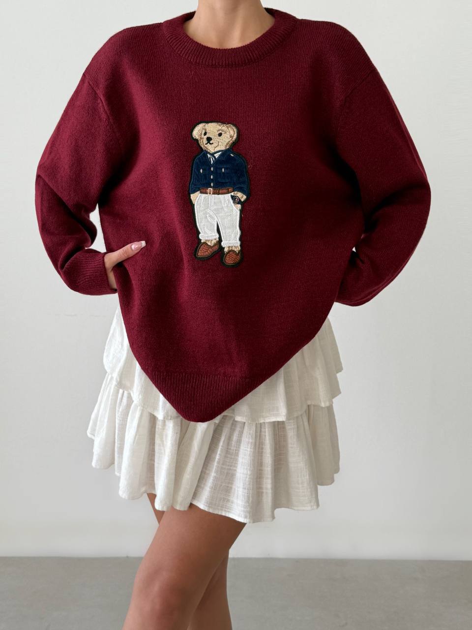 Pull Bordeau avec Motif Ours Élégant