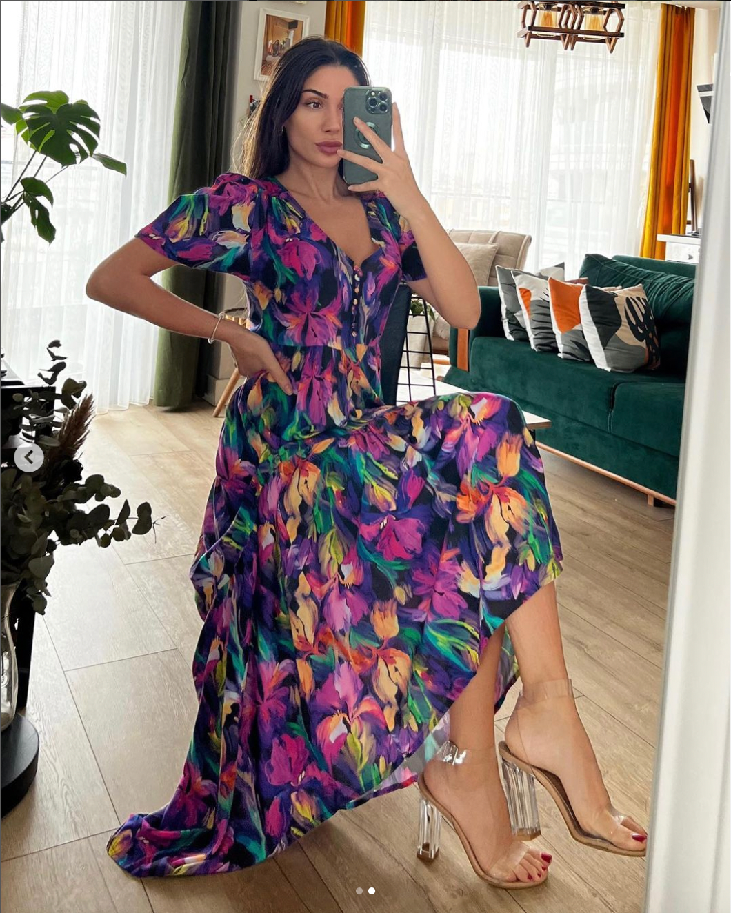 Robe demi longue avec motifs fleuri
