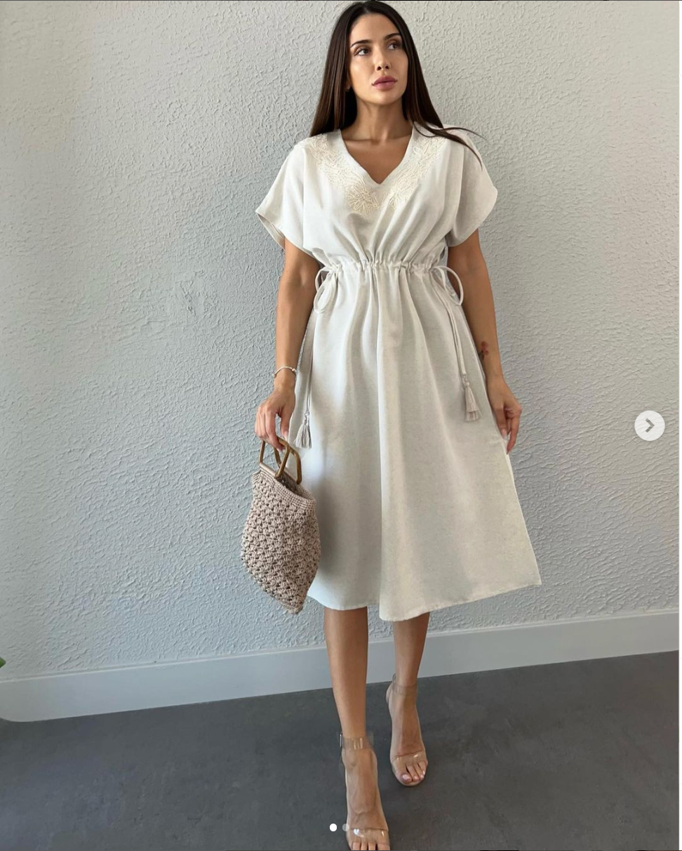 Robe mi longue demi manche avec broderie