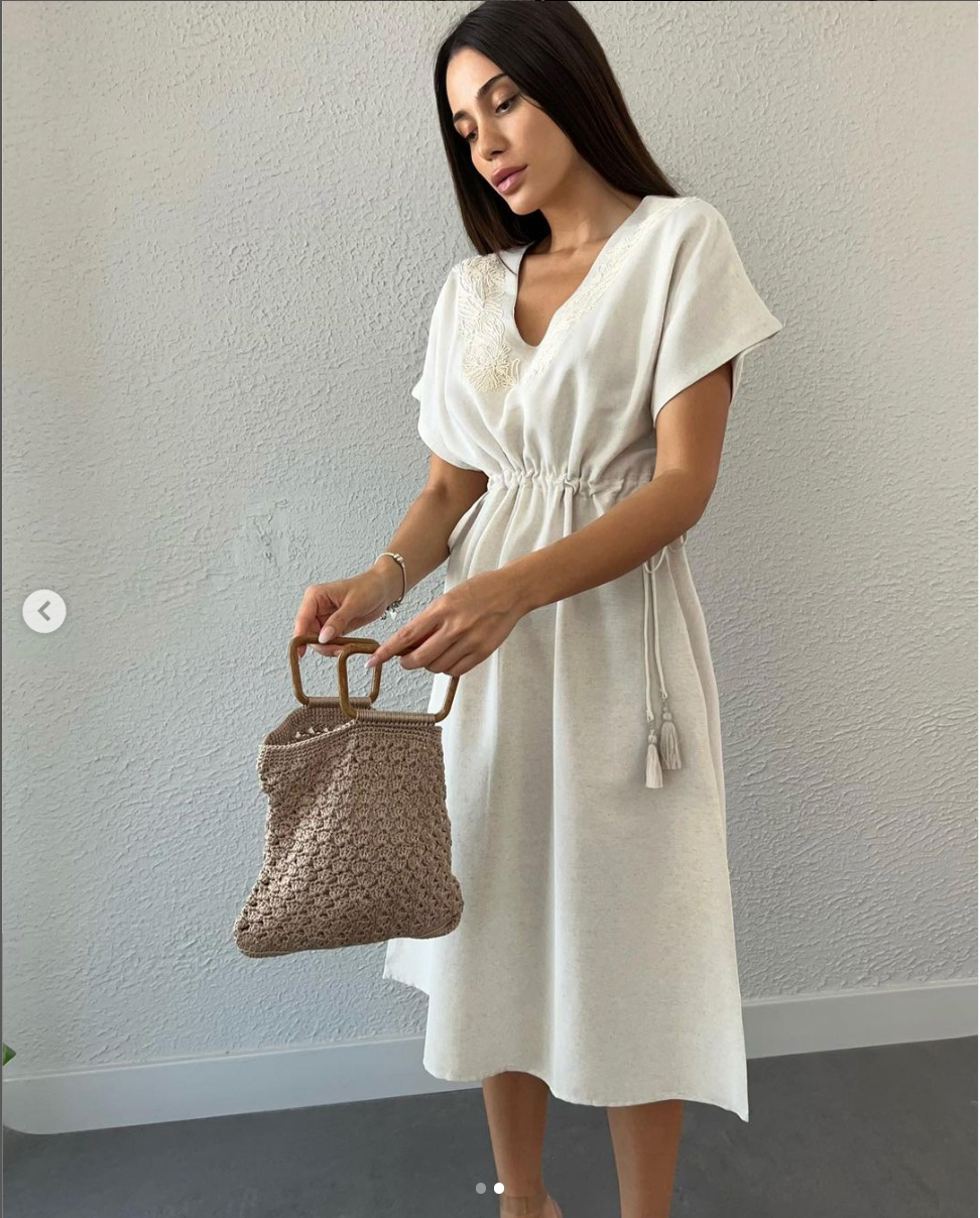Robe mi longue demi manche avec broderie