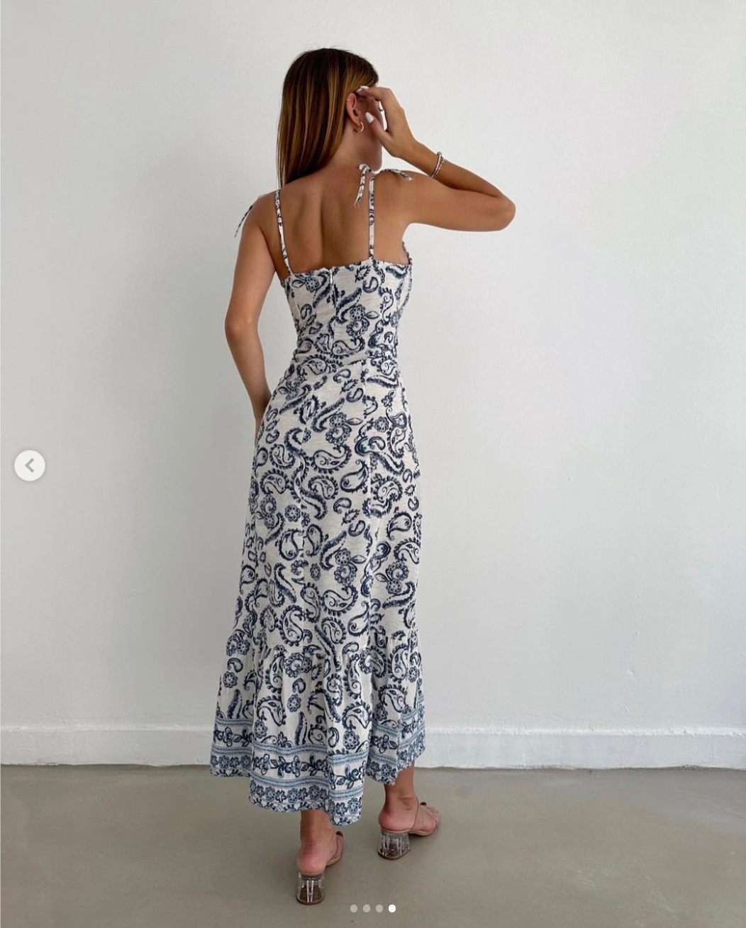 Robe longue sans manche à motifs