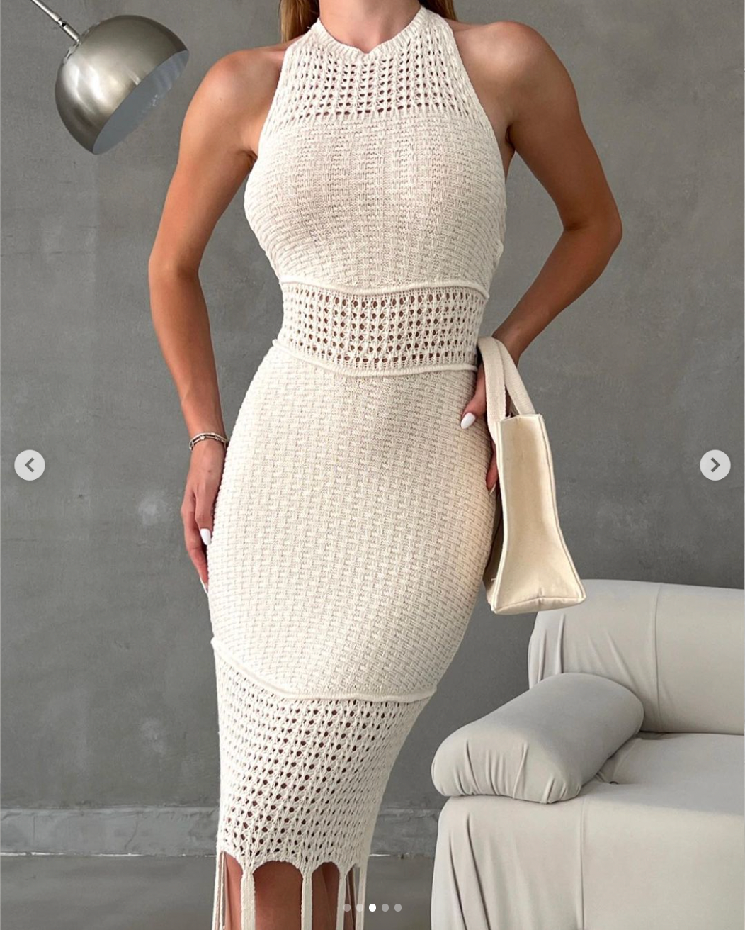 Robe longue sans manche avec tissu percée