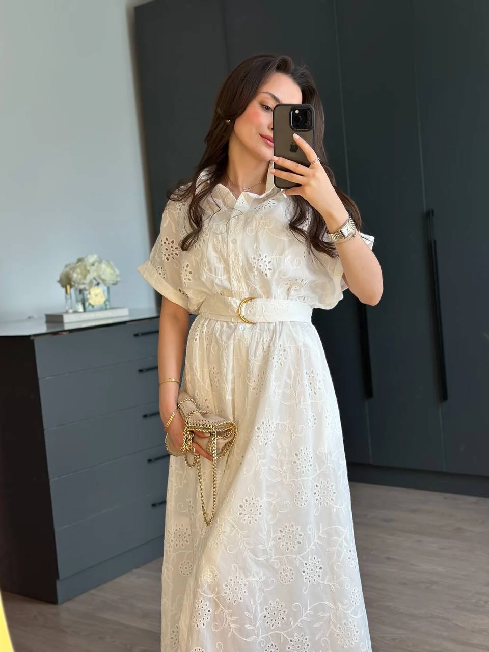 Robe Chemise Brodée “Blanche” – Ceinture à nouer