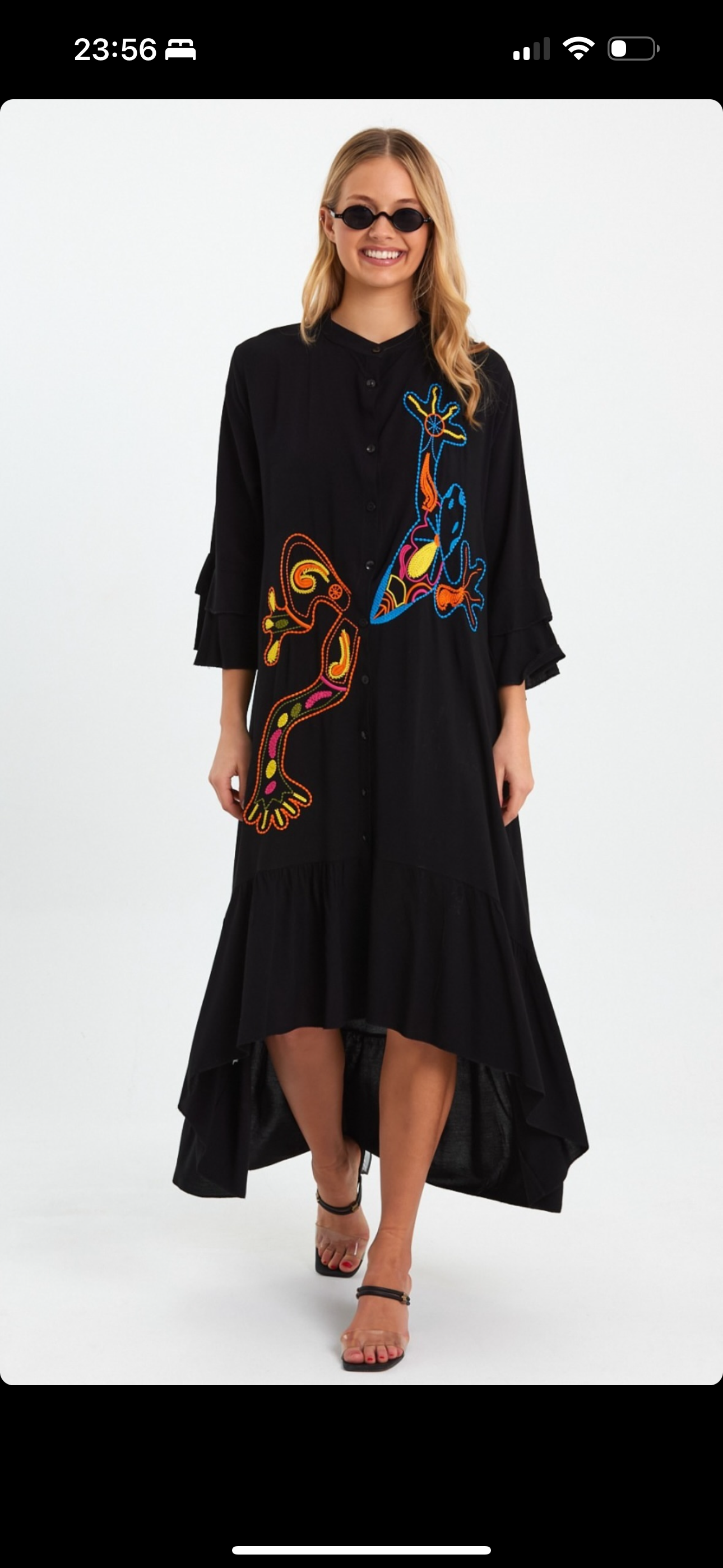 Robe longue à motifs brodés