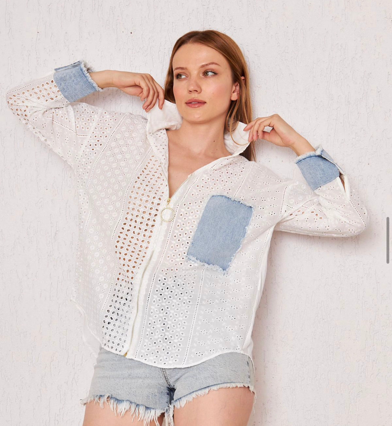 Chemise Blanche avec tissu perforé