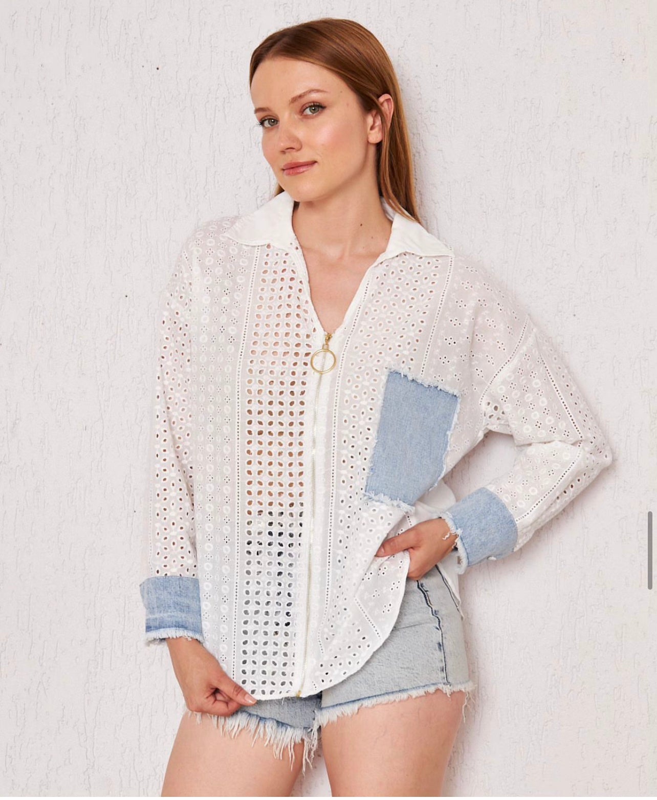 Chemise Blanche avec tissu perforé