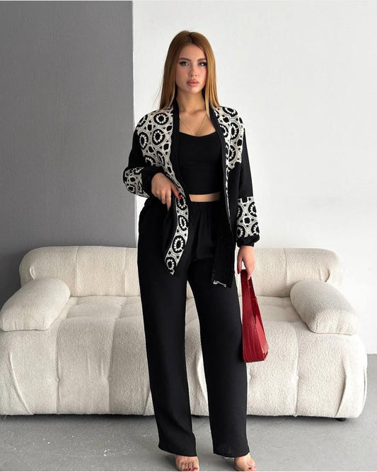 Ensemble Kimono + pantalon Noir Élégant aux Motifs Blancs Contrastants