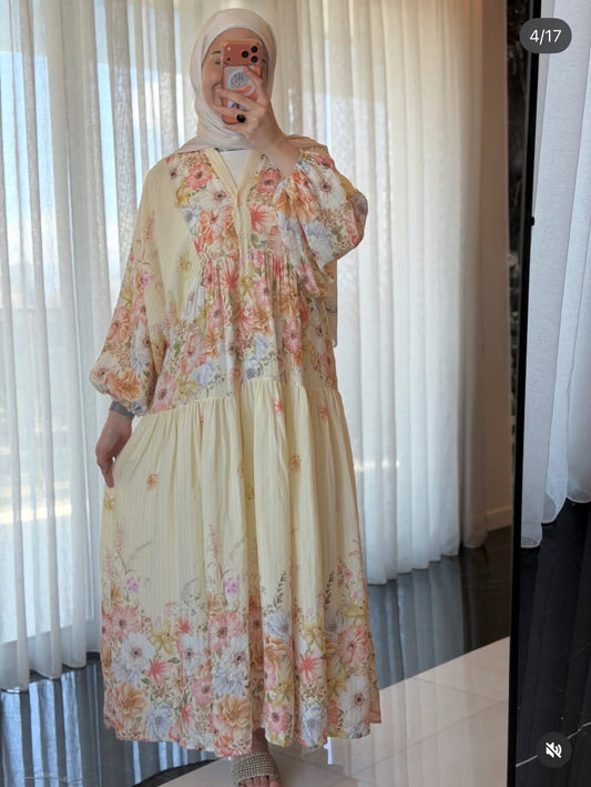 Robe longue à imprimé floral pastel — jaune vanille