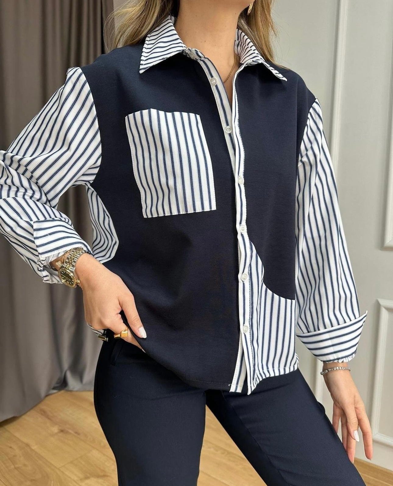 Chemise bicolore rayée avec empiècement contrasté