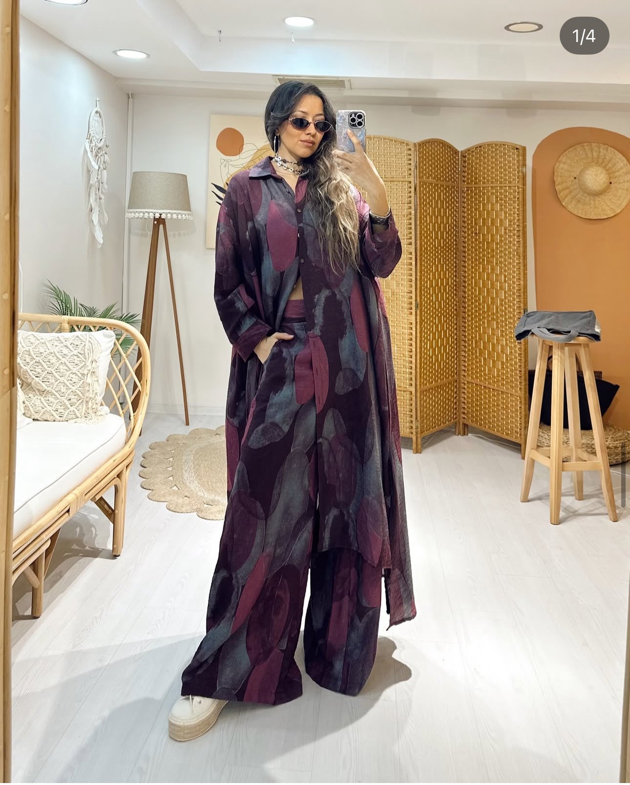 Ensemble “Éclipse Pourpre” – chemise longue et pantalon fluide imprimé