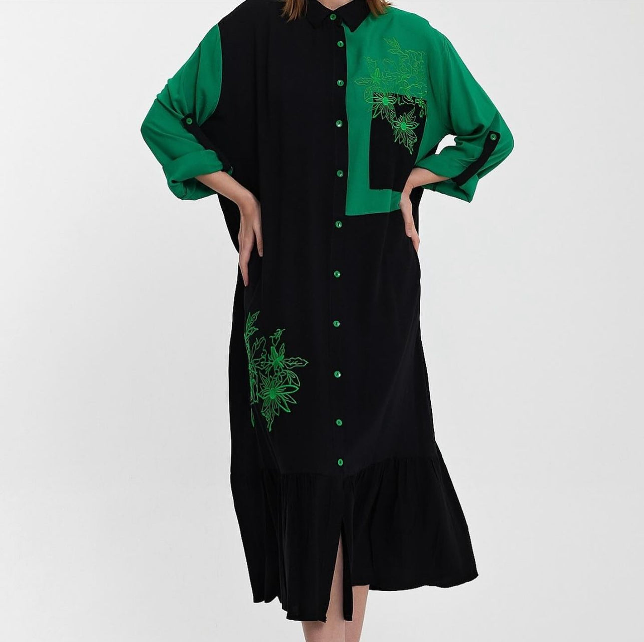 Robe chemise Bicolore Noir et Verte à Motifs Floraux