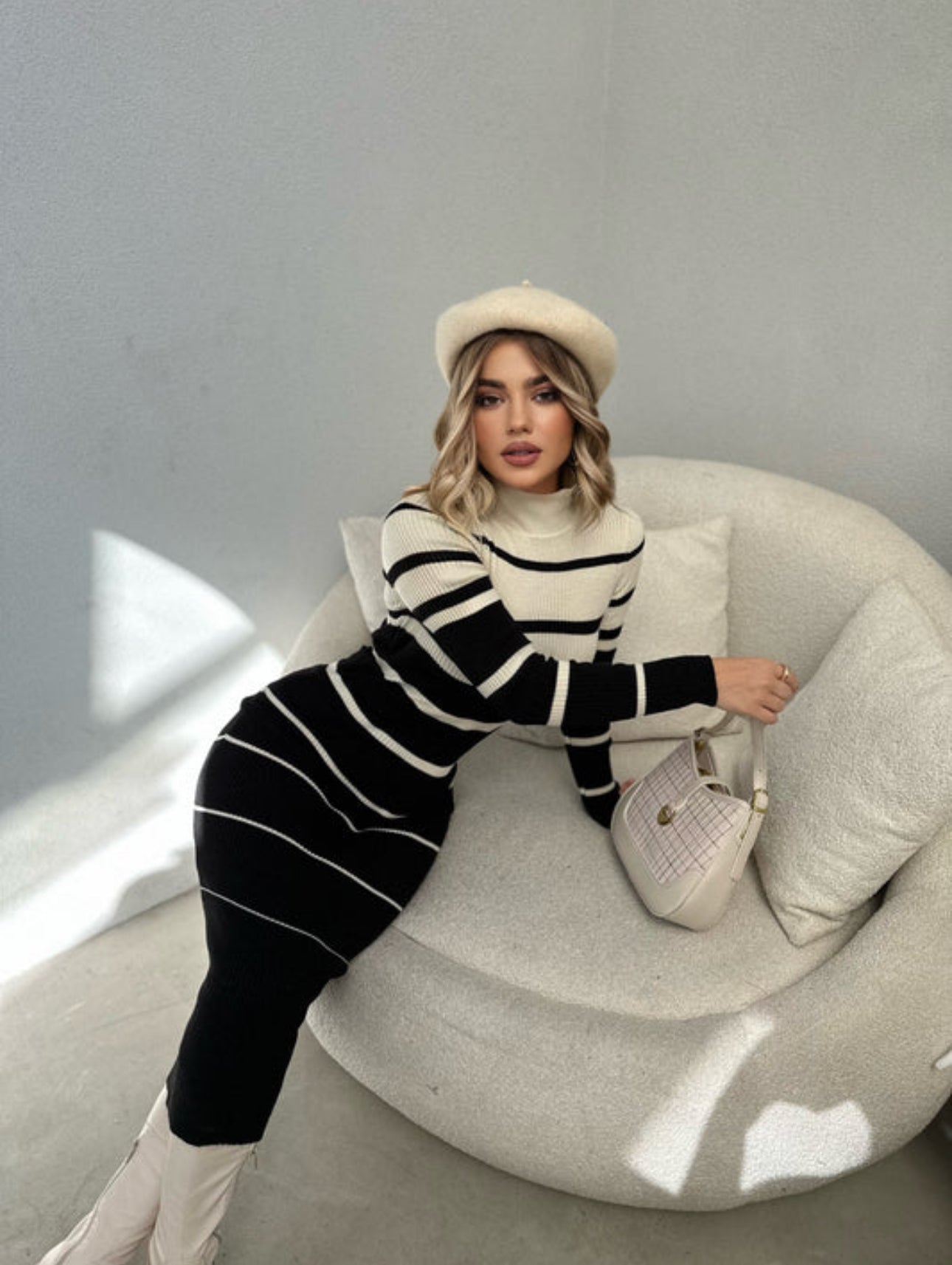 Robe longue en maille bicolores à rayures