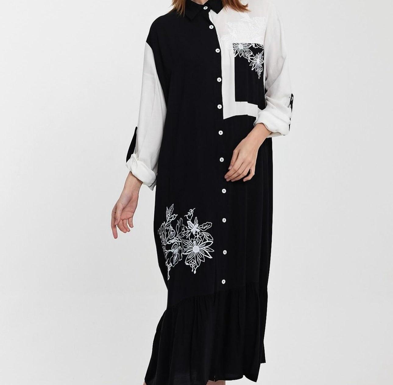 Robe chemise Bicolore Noir et Blanc à Motifs Floraux