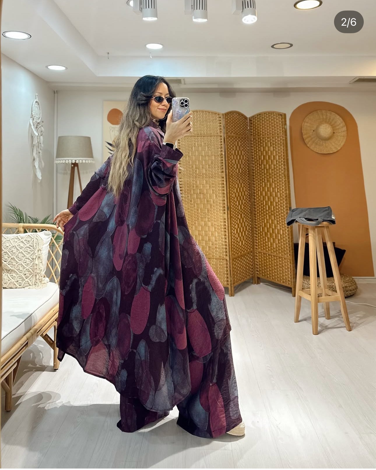 Ensemble “Éclipse Pourpre” – chemise longue et pantalon fluide imprimé