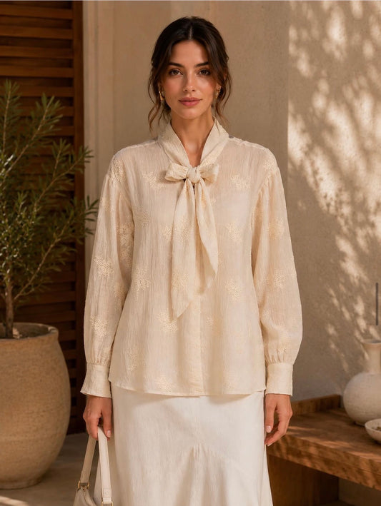 Chemise Femme blanche à Nœud Lavallière – Élégance Intemporelle