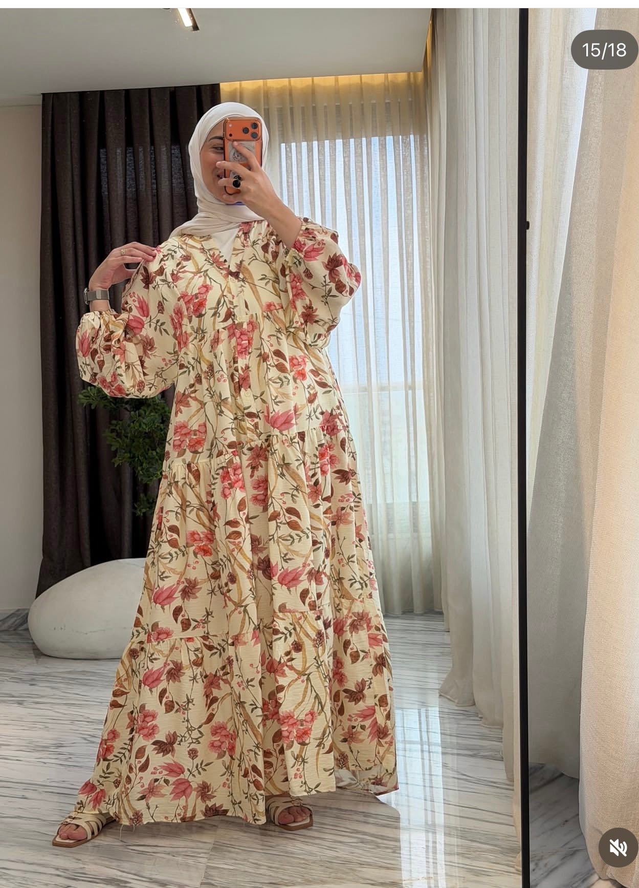 Robe longue à imprimé floral all-over — beige crème & rose fané