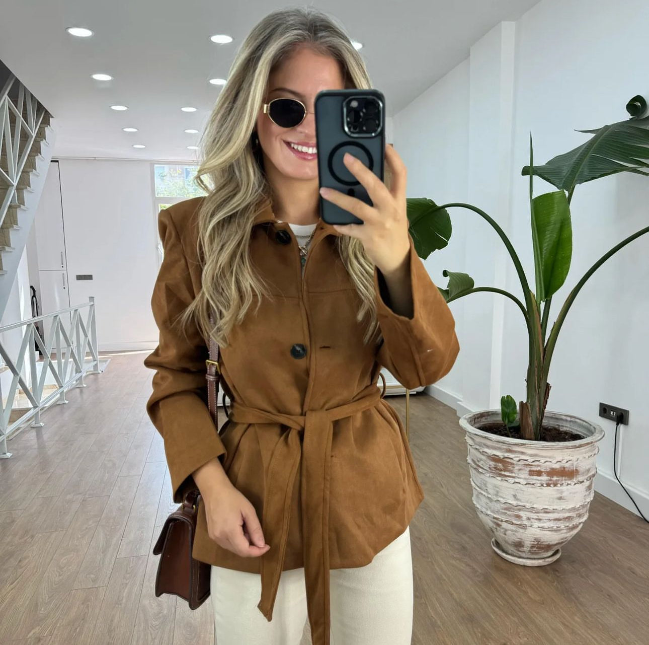 Veste en daim camel avec ceinture ajustable