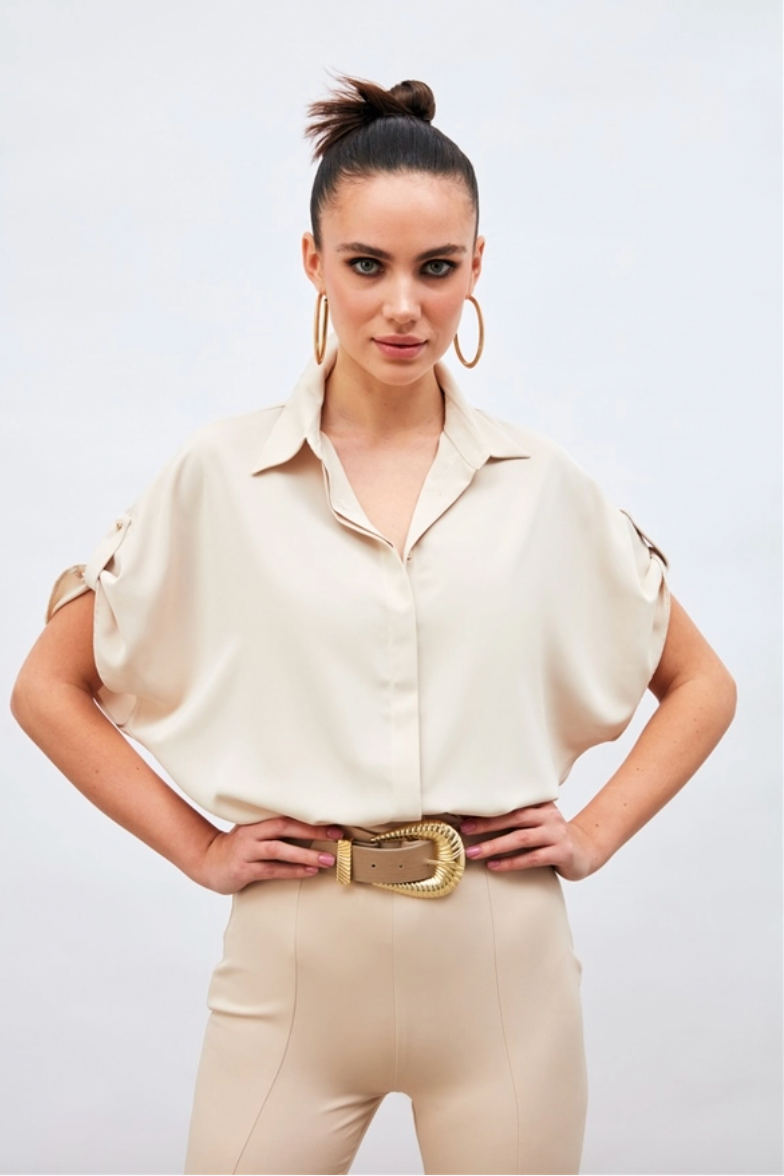 Chemise satinée demi manche beige