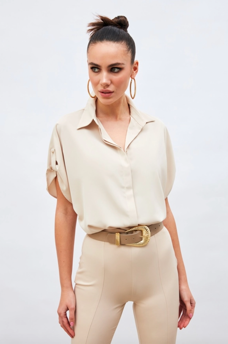 Chemise satinée demi manche beige