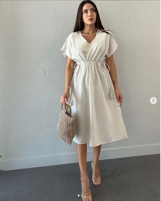 Robe mi longue demi manche avec broderie