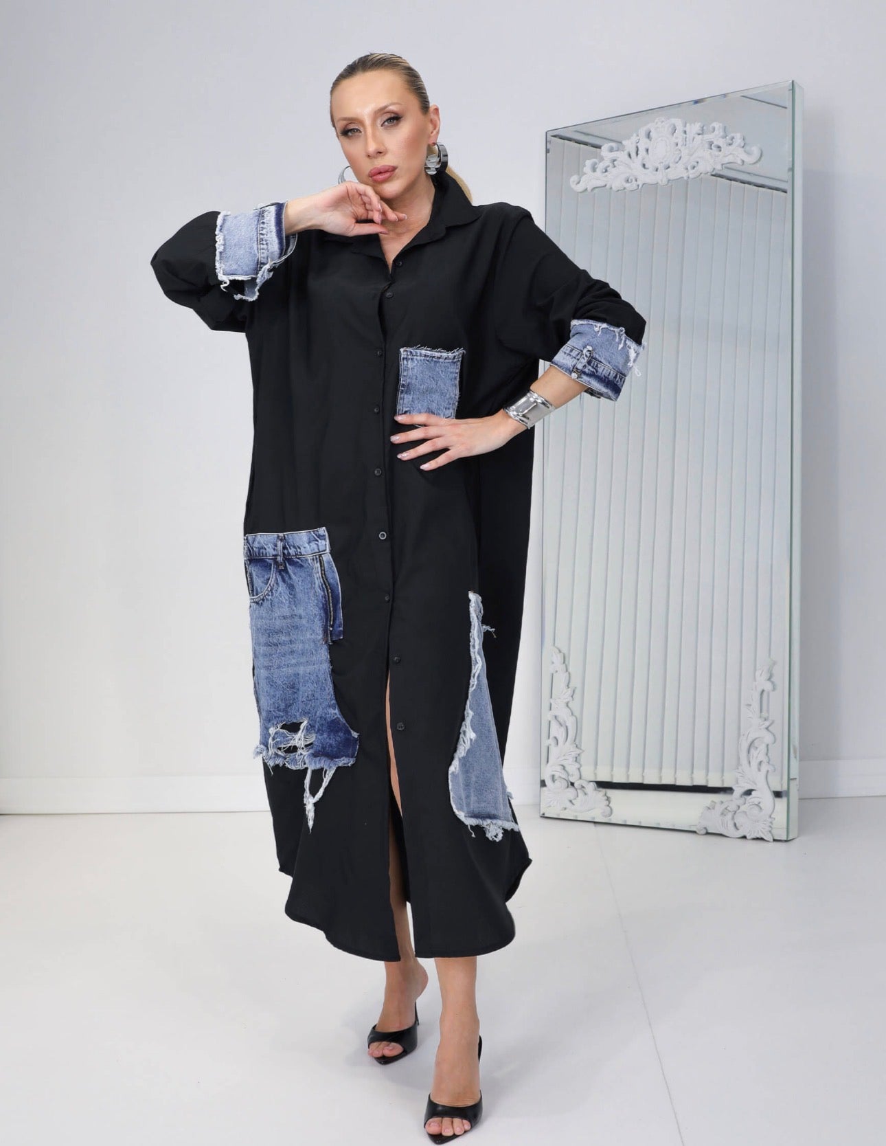 Robe chemise noire à empiècement denim