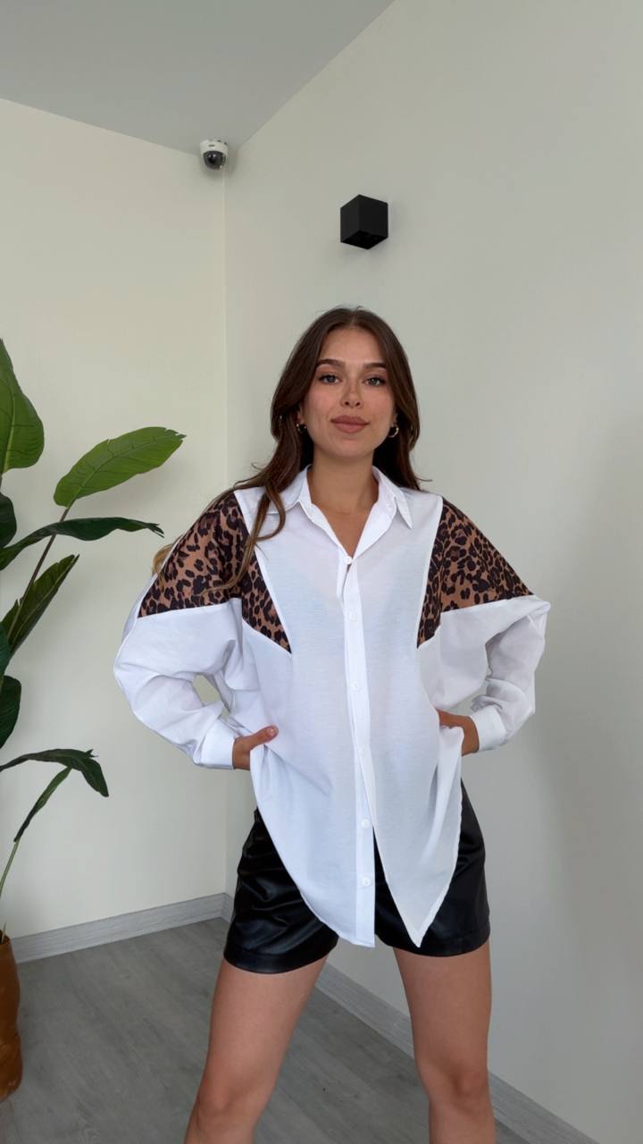 Chemise oversize blanche à motifs imprimé