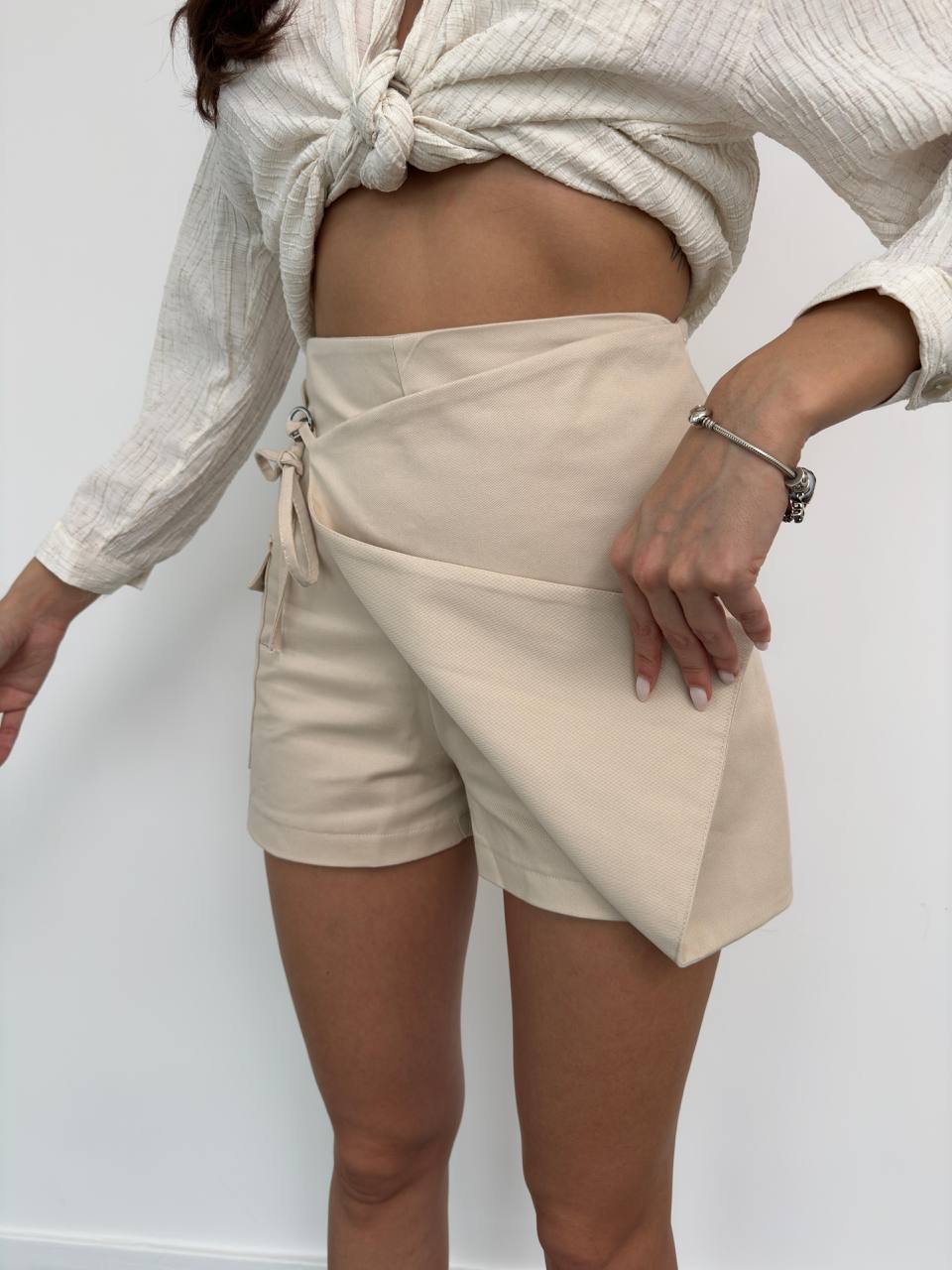 Short jupe élégant beige