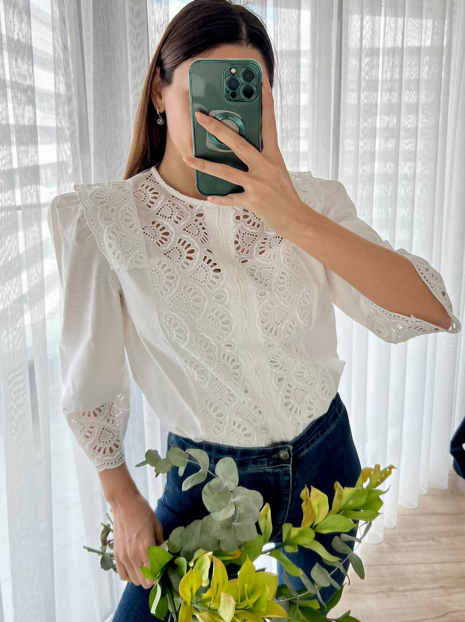 Chemise blanche avec broderie