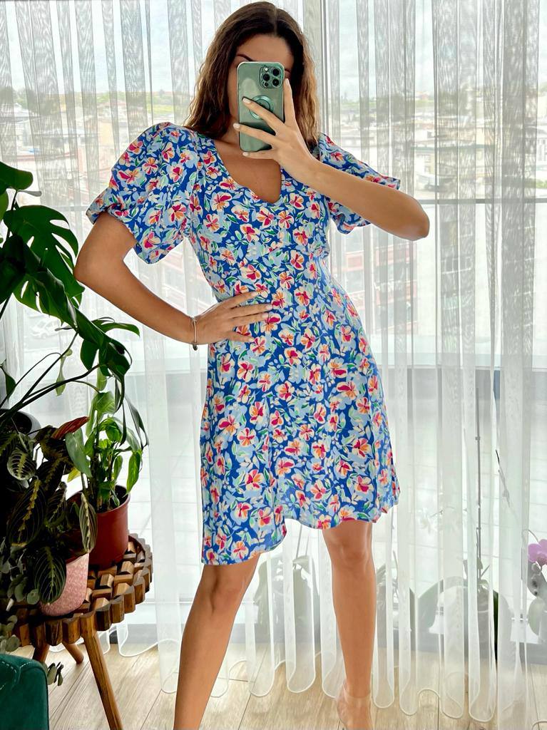 Robe demi manche courte avec motifs fleuri