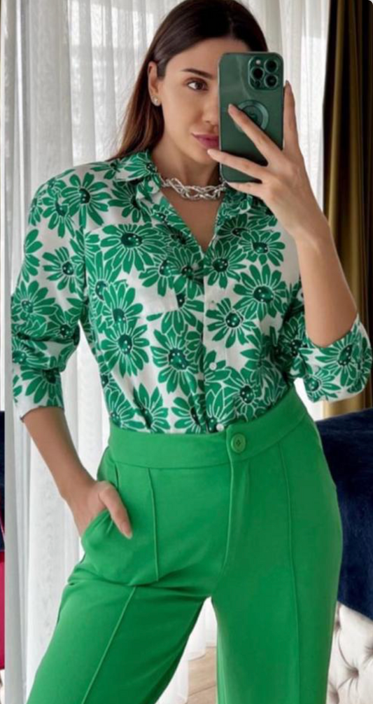 Chemise à motifs fleuris