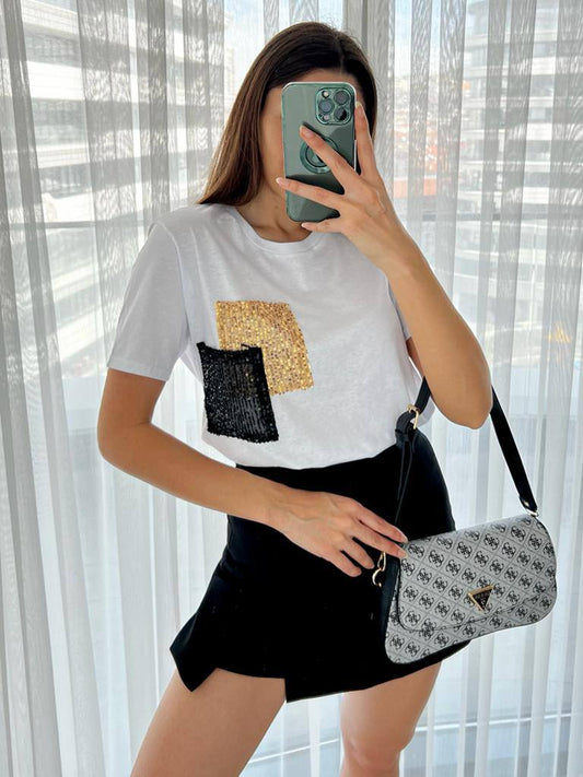 T-shirt Blanc avec poche en noir et dorée